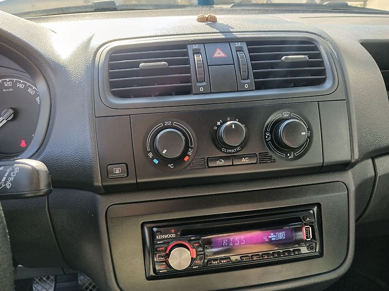 Škoda Fabia 1.4 16V Combi  Cool - fotka 13 z 26