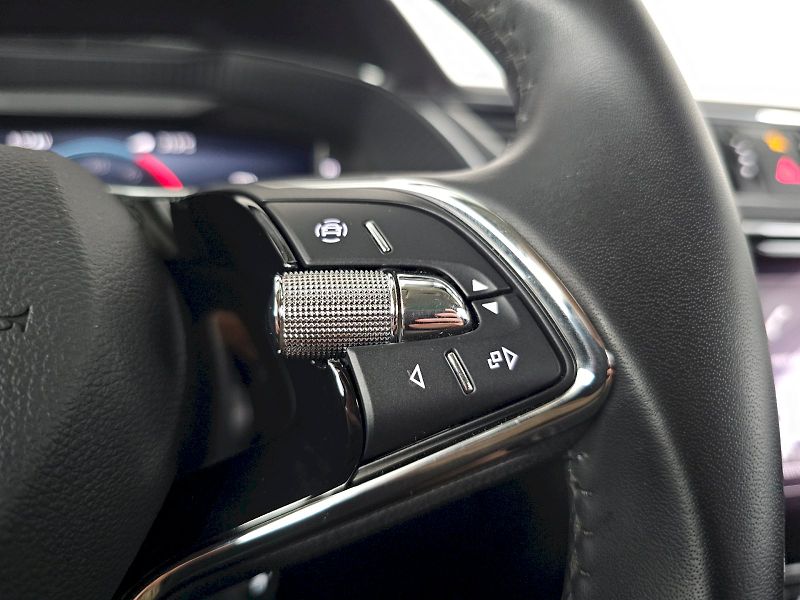 Škoda Superb (2022) 2.0TDi 147kW 4X4 DSG SCOUT - fotka 10 z 34