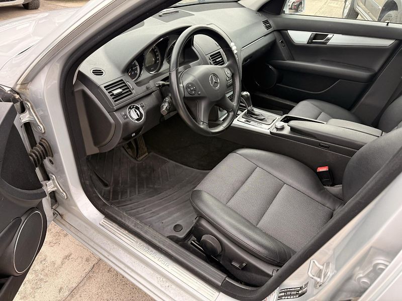 Mercedes-Benz Třídy C - fotka 6 z 10