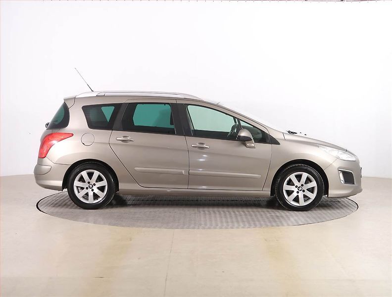 Peugeot 308 (2013) Style 1.6 HDi, Serv.kniha - fotka 6 z 19