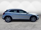 Mercedes-Benz GLA 180 i - náhled 8