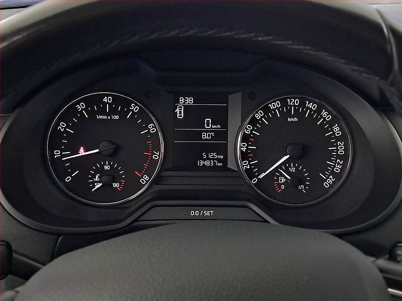 Škoda Octavia (2015) 1.4 TSI, Tempomat - fotka 11 z 13