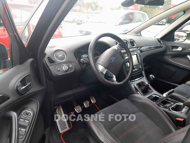 Ford S-MAX (2011) 2.2 TDCi, Navi, temp - fotka 3 z 3