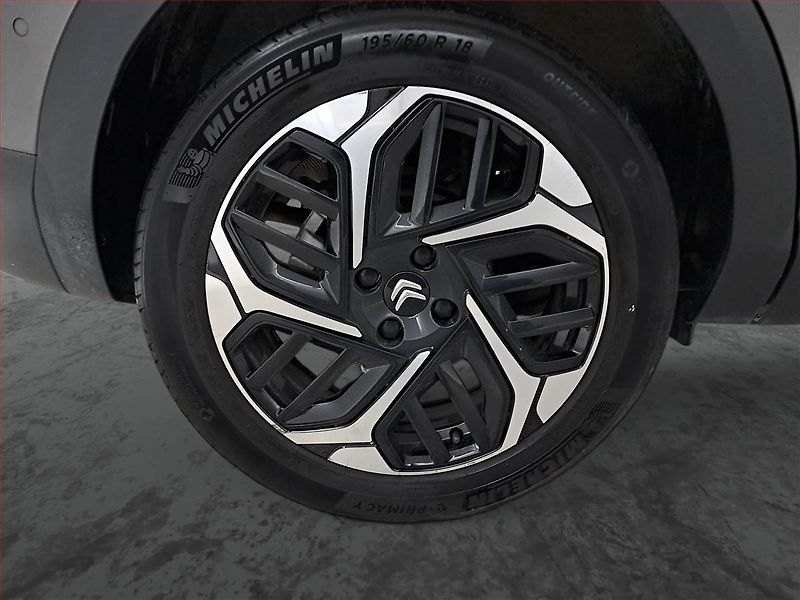Citroën C4 (2023) 1.2 PureTech - fotka 15 z 18