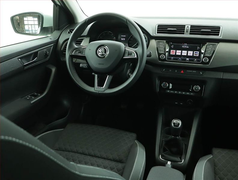 Škoda Fabia (2017) 1.0 TSI, Serv.kniha, Navi - fotka 7 z 16