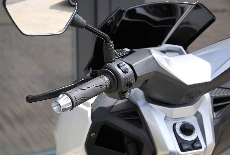Motorro EasyMax 125i (2026) TUMOTO Easymax Plus 125i - fotka 17 z 25