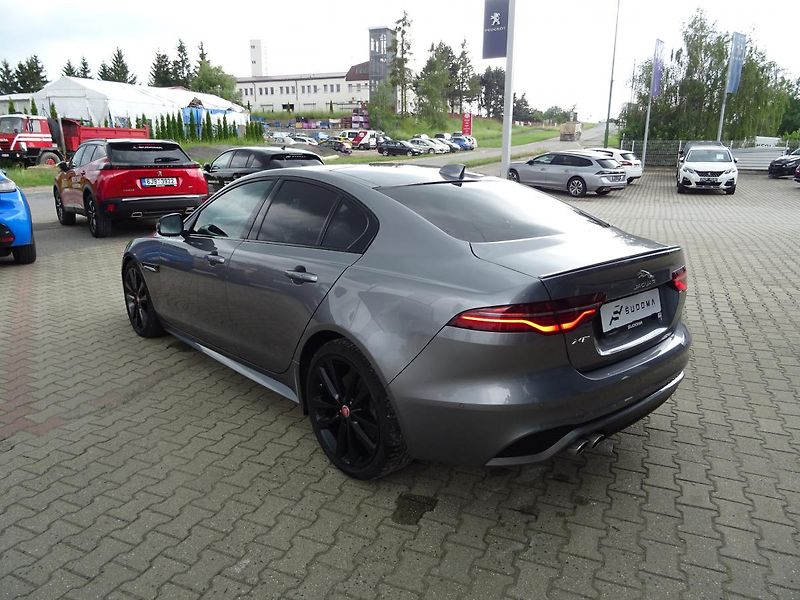 Jaguar XE D180 R - Dynamic SE - fotka 7 z 47