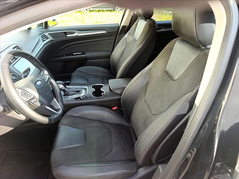 Ford Mondeo 2,0 TDCi Automat Kamera Navi - fotka 14 z 45