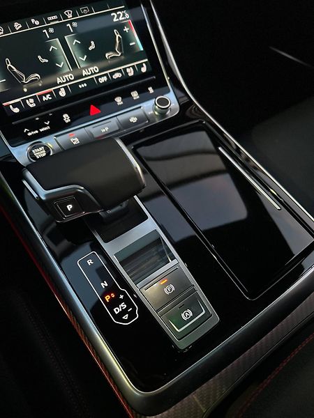 Audi Q7 (2024) S-LINE QUATTRO V ZÁRUCE 360 - fotka 31 z 39