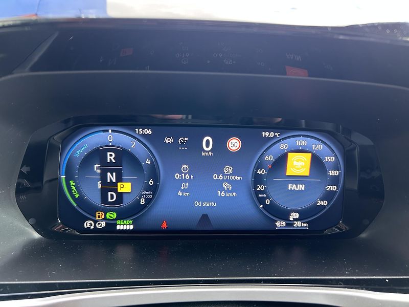 Ford Tourneo Connect 1.5 Ecoboost 110kW AT Titanium - fotka 23 z 40