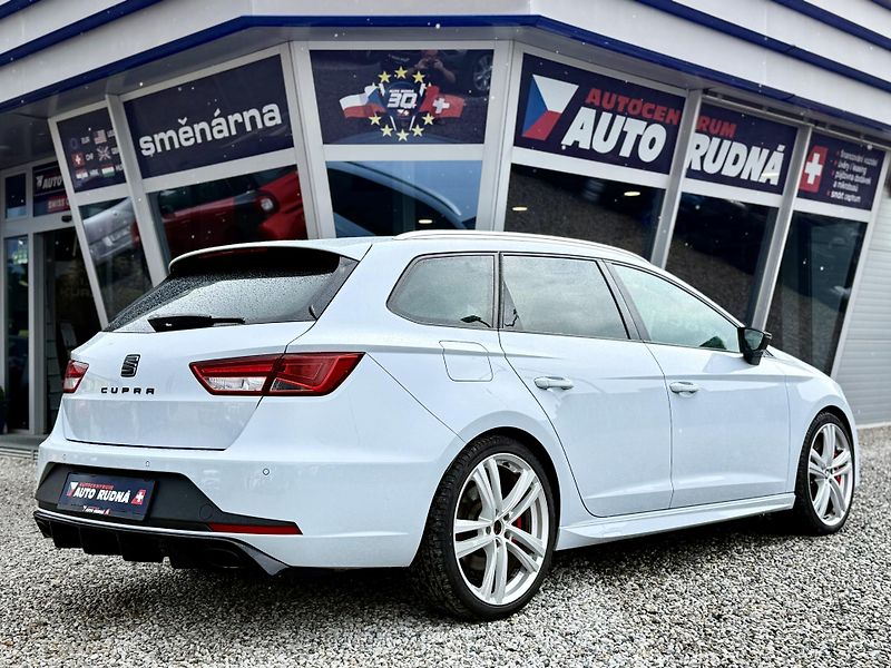 Seat Leon 2,0 ST Cupra 206kW Automat - fotka 10 z 50