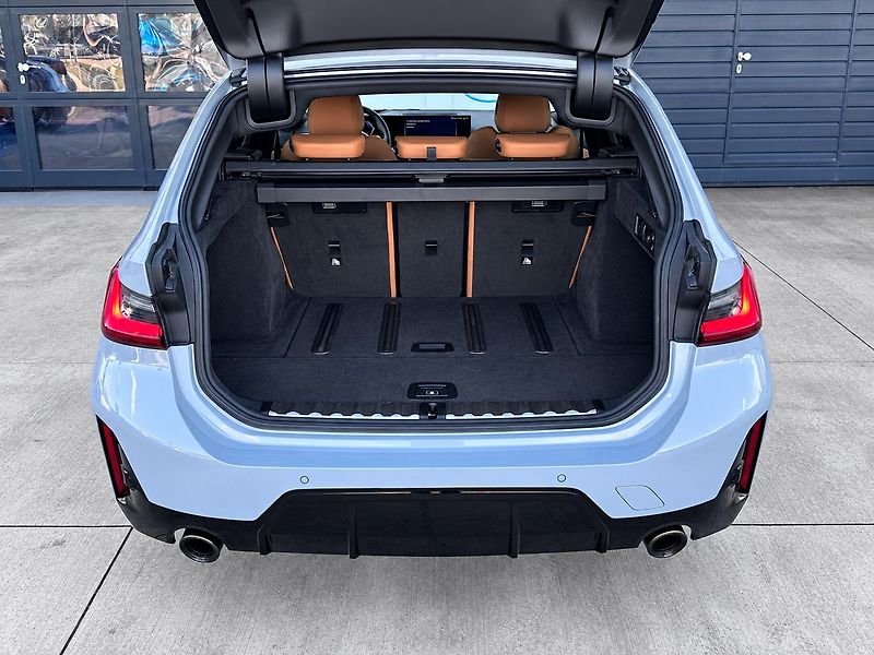 BMW Řada 3 320d xDrive M-Sport Touring - fotka 6 z 31