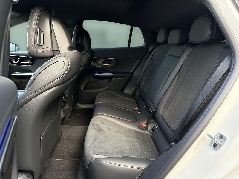 Mercedes-Benz GLC GLC 200 d 4M AMG kupé - fotka 11 z 28