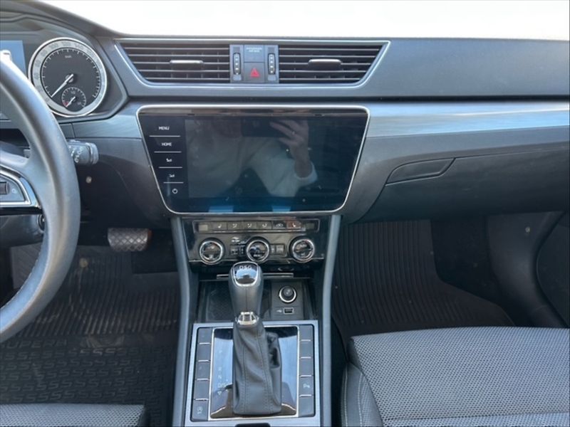 Škoda Superb 2,0 TDI 110 Style AT - fotka 10 z 11