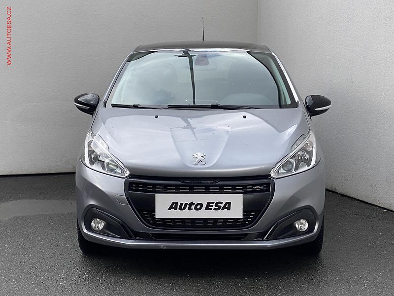 Peugeot 208 (2019) 1.2 PT, GT Line, AT, panor - fotka 2 z 18
