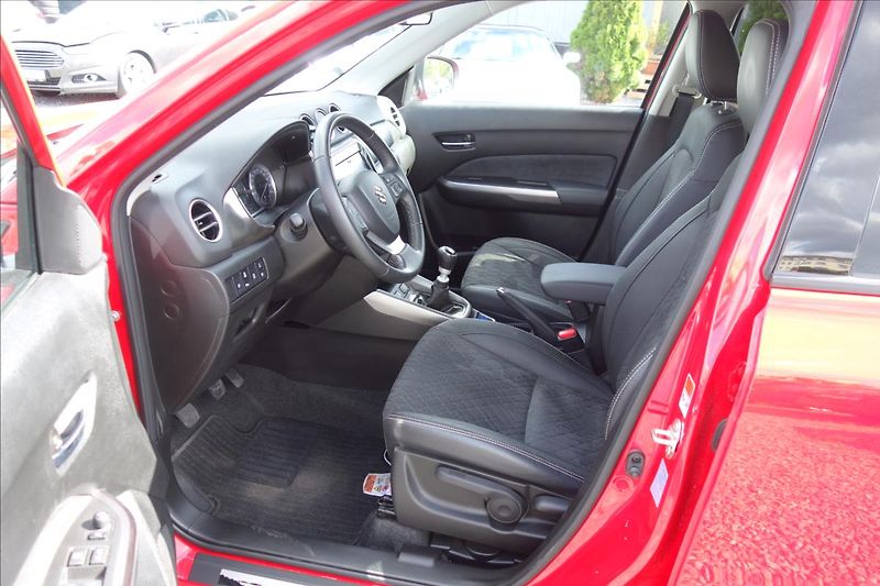 Suzuki Vitara 1,4 BJet,ČR,SERV.KN.,ELEGANCE. - fotka 10 z 40