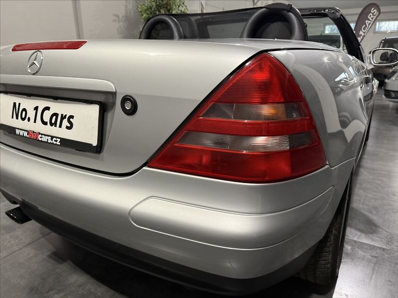 Mercedes-Benz SLK 2,0   200 15.000KM RARITA TOP - fotka 20 z 29