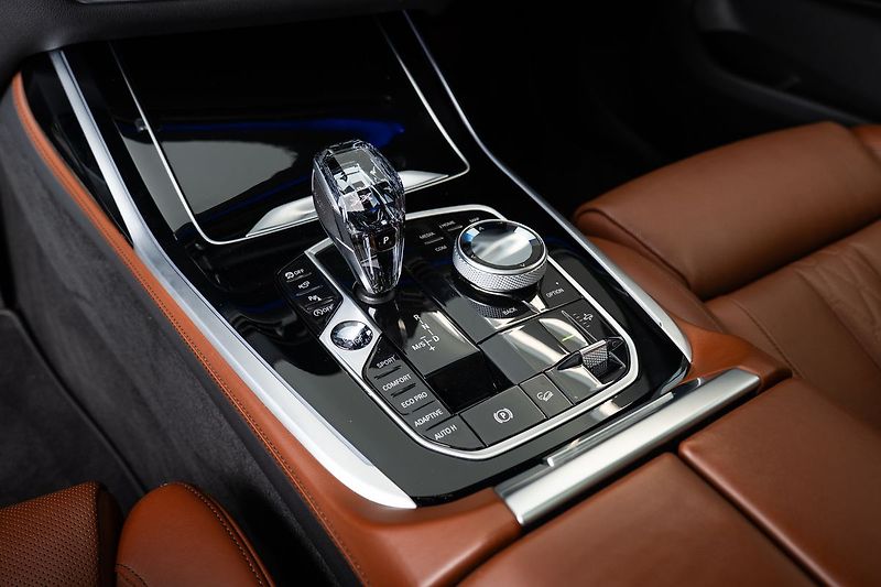 BMW X7 M50i/360/HarmanKardon/Pano - fotka 17 z 31