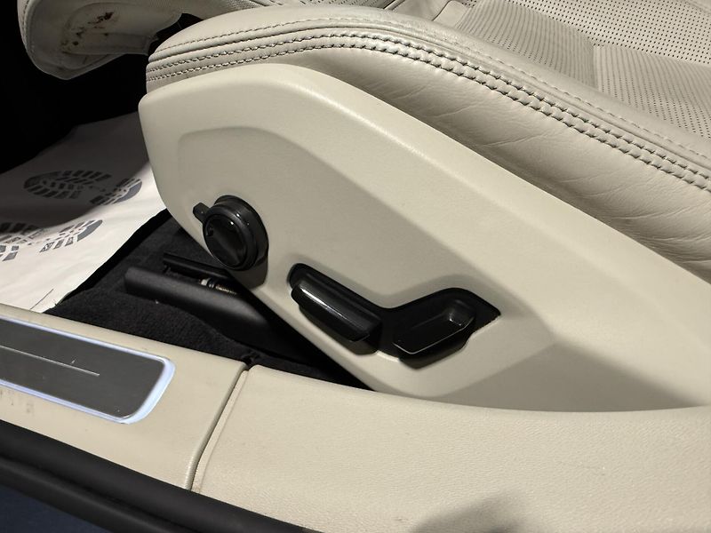 Volvo V90 T8 AWD Recharge Inscription Au - fotka 11 z 17