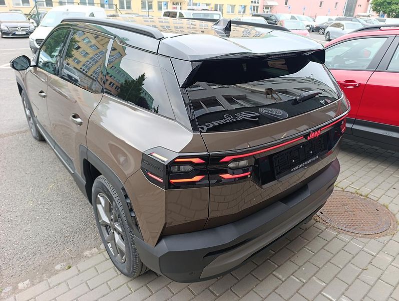 Jeep Compass (2026) First Edition e-Hybrid 145k - fotka 9 z 30