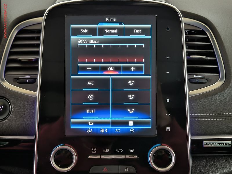 Renault Espace (2015) 1.6dCi, Initiale Paris, AT - fotka 16 z 17