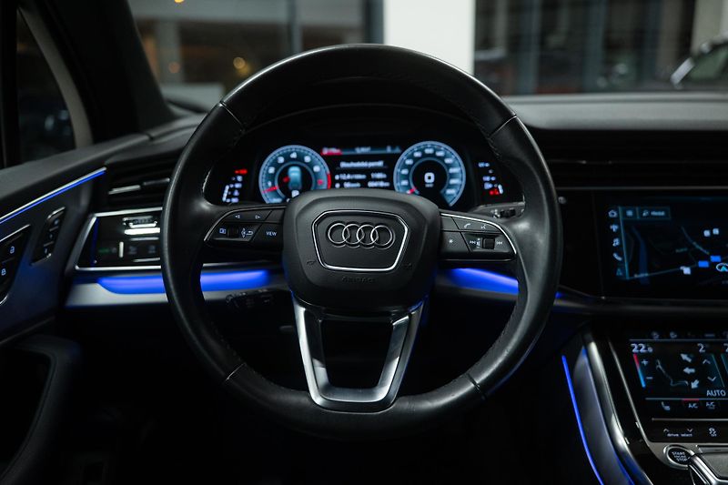 Audi Q7 (2022) S-LINE 55TFSI 250KW 4X4 VZDUCH - fotka 44 z 45