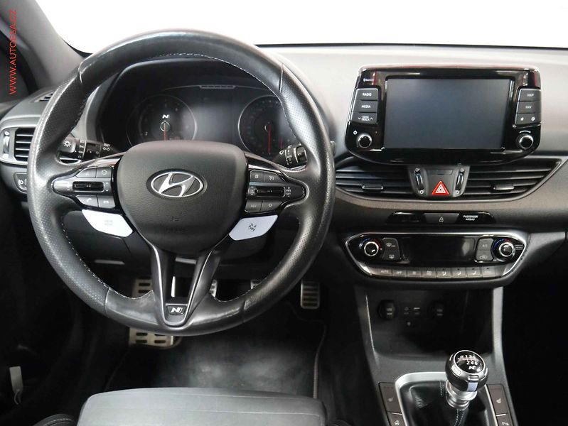 Hyundai i30 (2018) 2.0T-GDi, 1.maj, LED, navi - fotka 11 z 20