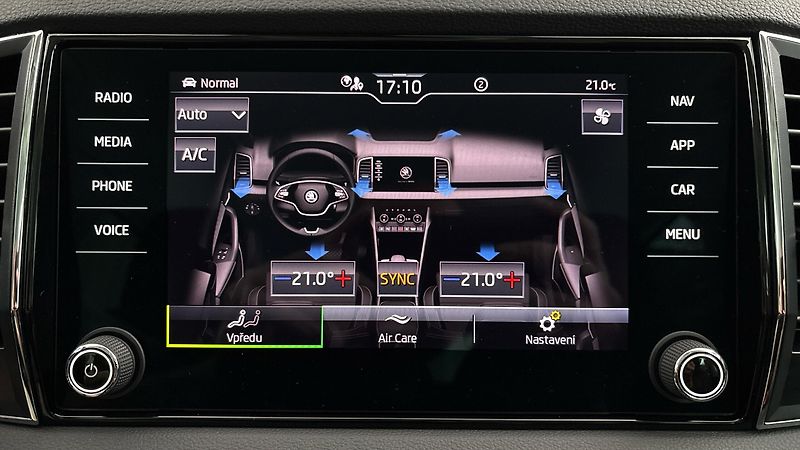 Škoda Karoq 2.0 TDI Style - fotka 24 z 25