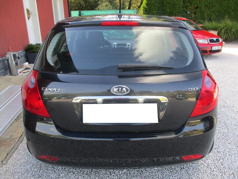 Kia Ceed 1.6 CRDi 16V - fotka 4 z 30