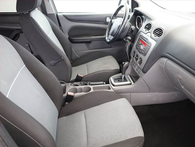 Ford Focus (2010) 1.6 16V, Automat, po STK - fotka 7 z 14