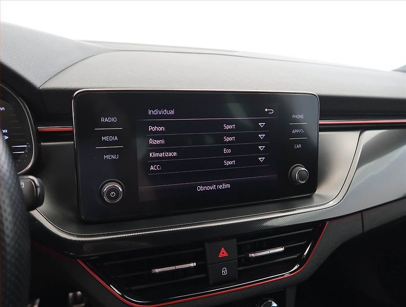 Škoda Kamiq (2021) Monte Carlo 1.0 TSI - fotka 20 z 28