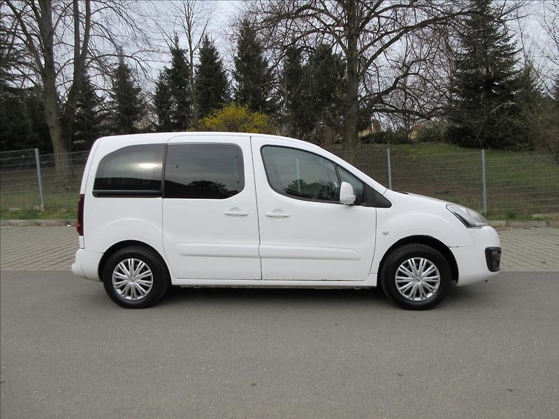 Citroën Berlingo 1,6 HDi 73Kw, 5míst, Klima, Te - fotka 10 z 31