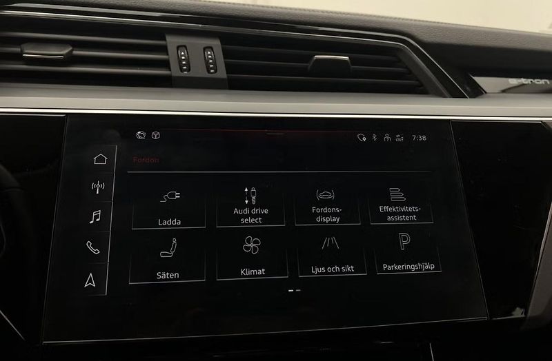 Audi Q8 e-tron 50 Q Vzduch. odpružení Kamera - fotka 28 z 32