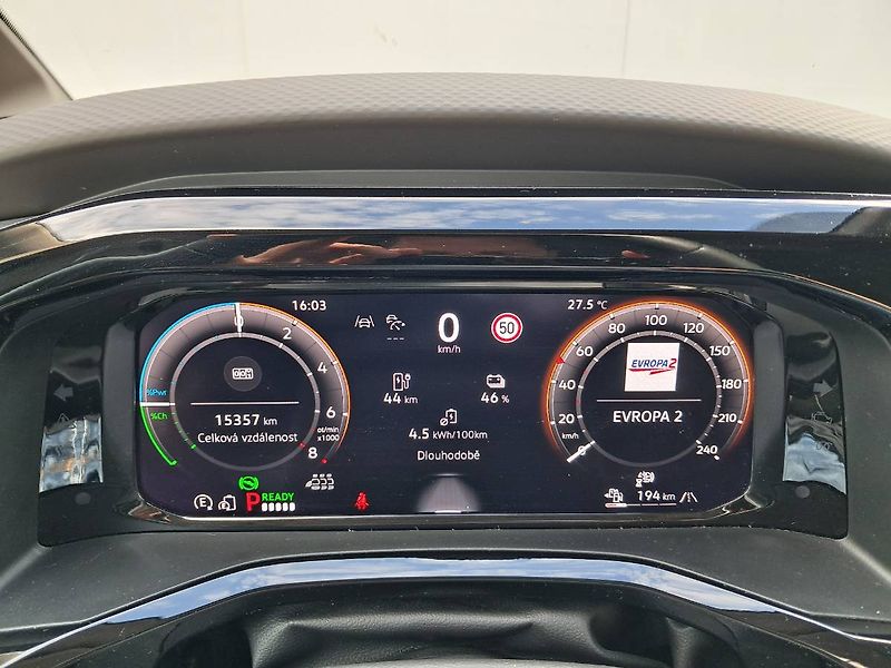 Volkswagen Multivan (2025) LONG Life 1.5 TSi P-HEV 130-18 - fotka 9 z 31