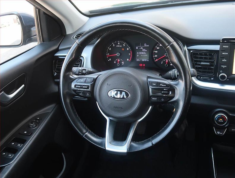 Kia Stonic (2020) 1.0 T-GDI, ČR,1.maj - fotka 16 z 23