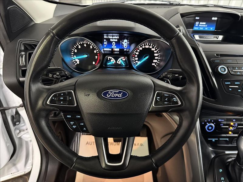Ford Kuga 1.5EB 129kW AWD 2XALU 68KM! - fotka 16 z 42