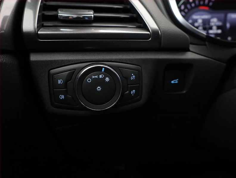 Ford Mondeo (2020) 2.0 EcoBlue, Automat, Navi - fotka 19 z 20