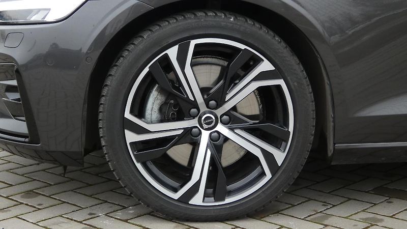 Volvo S60 B5 AWD Ultimate Dark - fotka 25 z 25