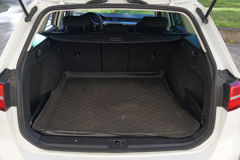 Volkswagen Passat 1.4 TSI DSG Kamera Cockpit Taž - fotka 37 z 38