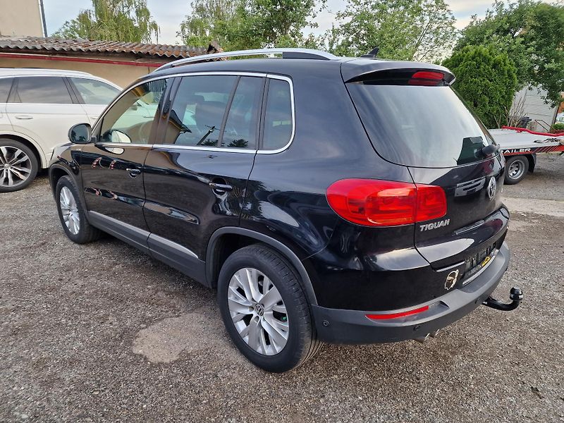 Volkswagen Tiguan 2,0TDI 4x4 LIFE NAVI TZ - fotka 6 z 19