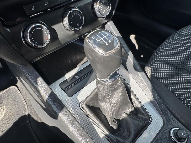 Škoda Octavia 1.6TDi,81kw,DPH,nové v ČR - fotka 32 z 38