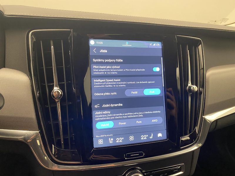Volvo V90 T6 AWD RECHARGE BRIGHT PLUS - fotka 45 z 58