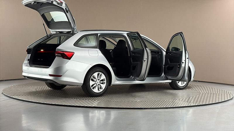 Škoda Octavia 2.0 TDI Ambition Combi - fotka 6 z 25