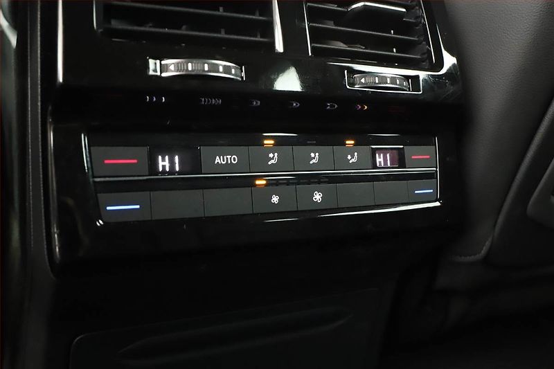 Volkswagen Touareg (2020) 3.0 TDI, 4x4, Vzduch, ACC - fotka 26 z 34