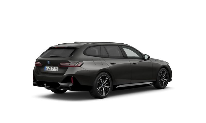 BMW Řada 5 550e xDrive Touring - fotka 2 z 4
