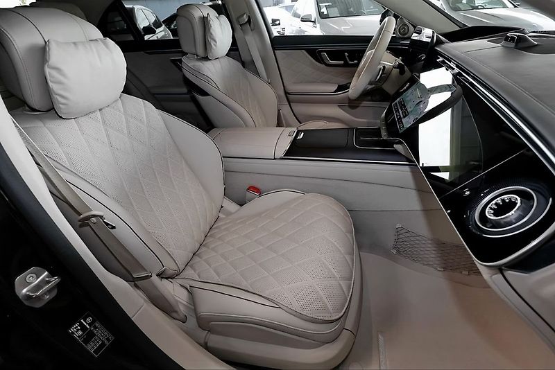 Mercedes-Benz Třídy S (2026) 450 d 4MATIC AMG, Burmester 4D - fotka 9 z 19
