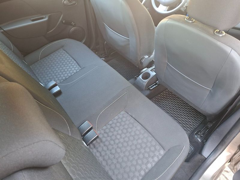 Dacia Sandero (2014) 1.2i 55kW -KLIMA-NOVÉ V ČR - fotka 25 z 36