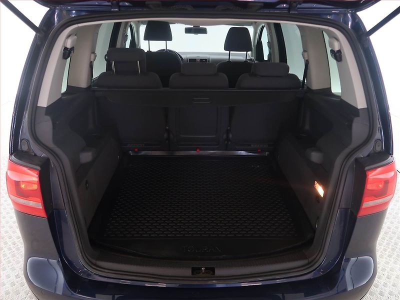 Volkswagen Touran (2011) 2.0 TDI, 7 míst, Navi - fotka 14 z 21