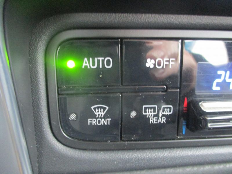 Toyota Auris 1.6 D-4D - fotka 25 z 34