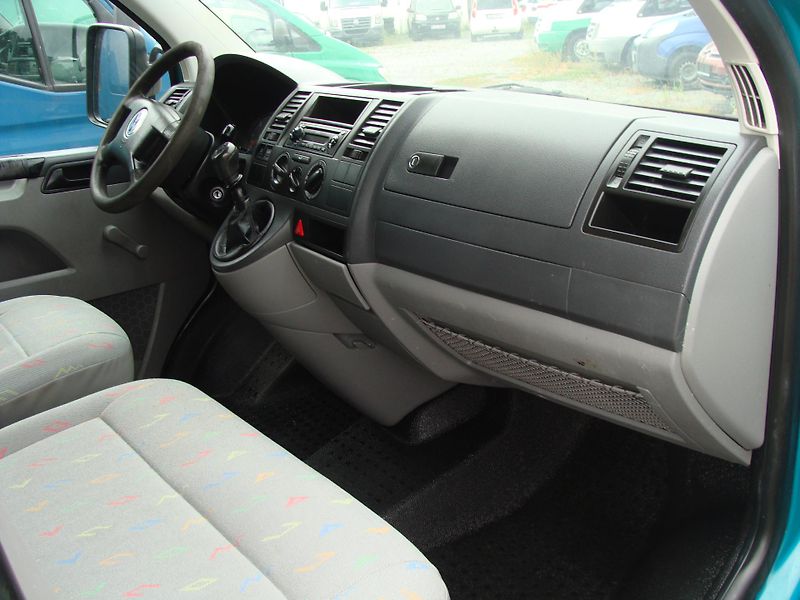Volkswagen Transporter 1.9 TDi, 6 míst, valník - fotka 16 z 18